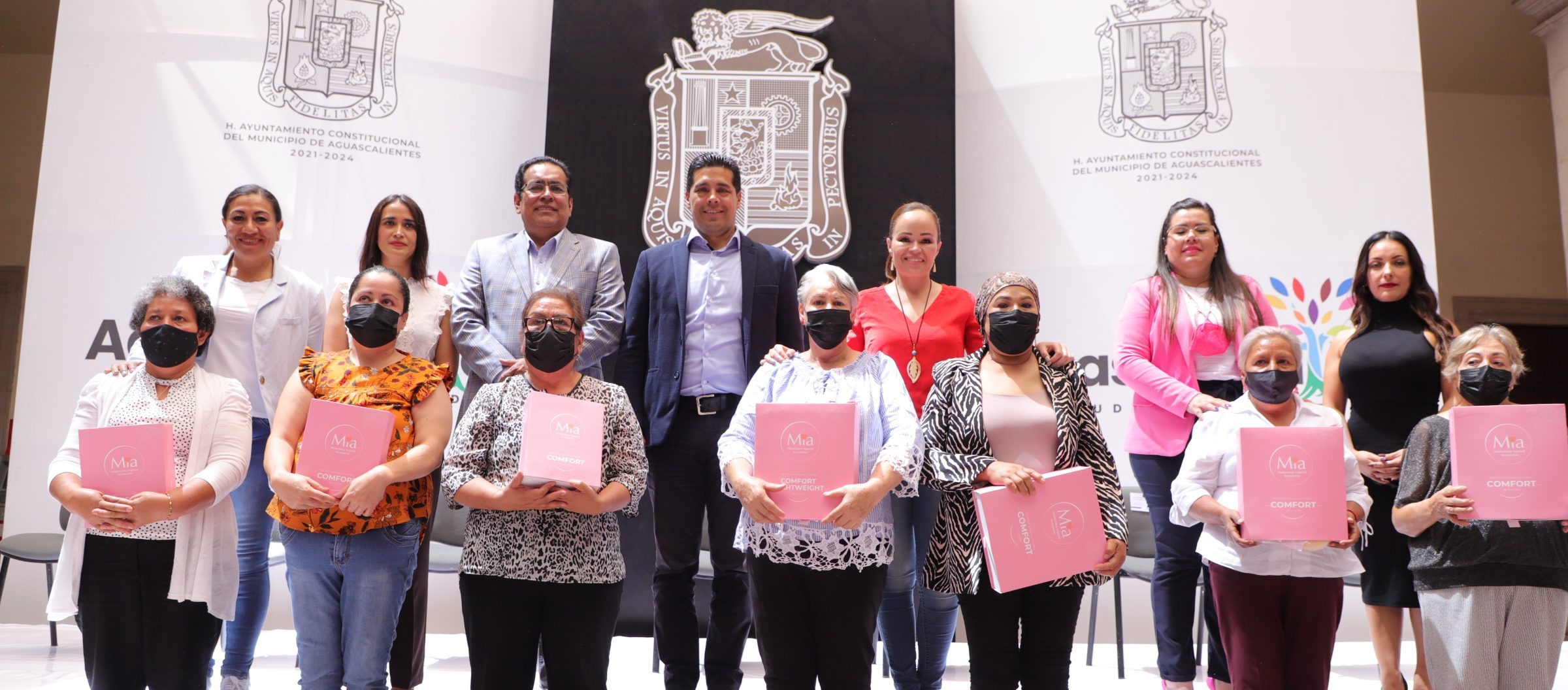 MUNICIPIO Y FUNDACIÓN CAMBIANDO UNA VIDA ENTREGAN PRÓTESIS EXTERNAS DE SENO