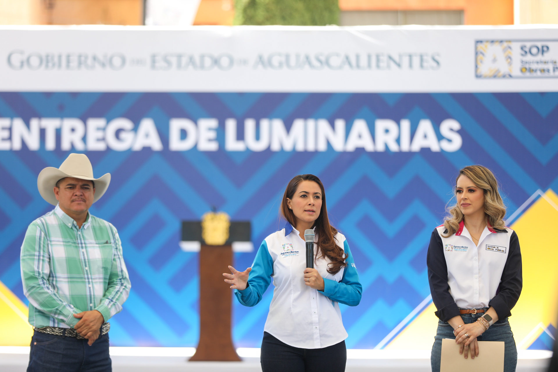 REALIZA TERE JIMÉNEZ GIRA DE TRABAJO POR EL MUNICIPIO DE COSÍO