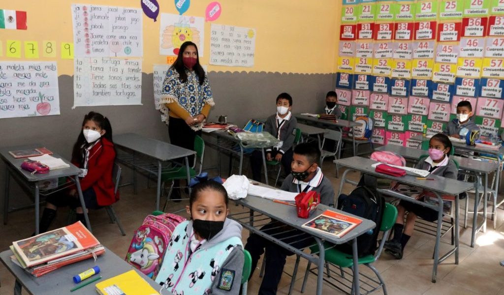 Juez concede suspensión a la eliminación de los grados escolares en la SEP