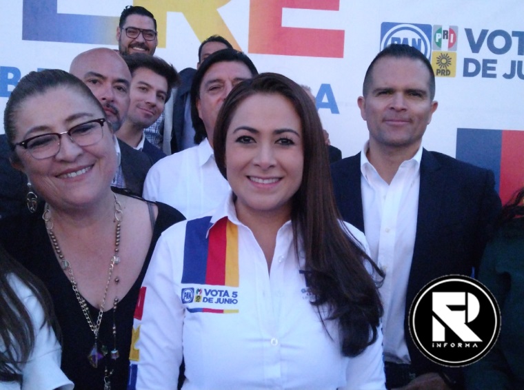 Se compromete Tere Jiménez con los maestros hidrocálidos