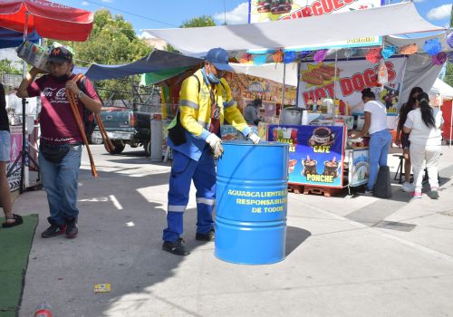 MÁS DE 50 TRABAJADORES DE LIMPIA CONSERVARÁN ASEADO EL TRADICIONAL TIANGUIS DE LOS MUERTITOS