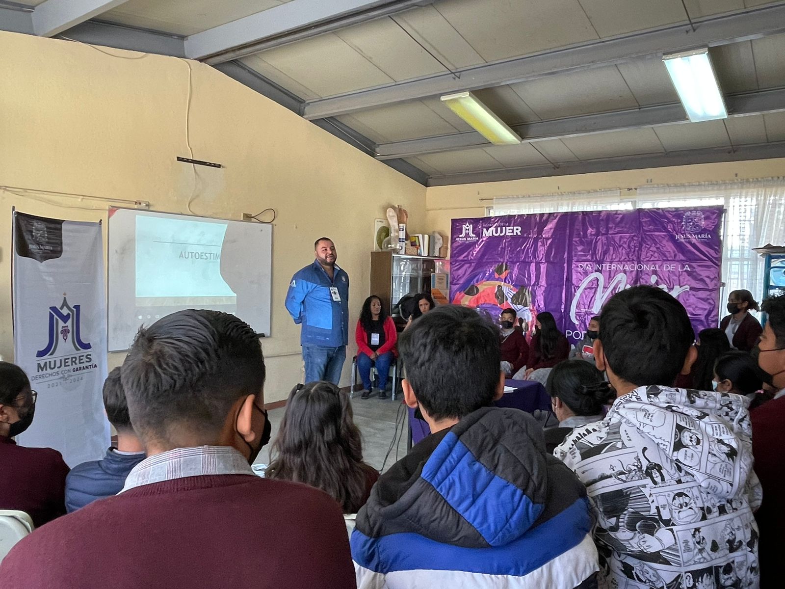 TRABAJAN CON JÓVENES DE JM EL AUTOESTIMA