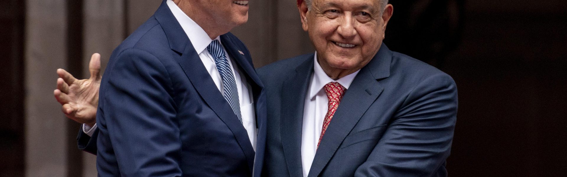 Biden agradece a AMLO por recibir migrantes tras nueva política