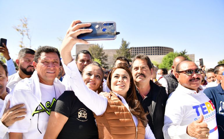 TAXISTAS SE SUMAN AL PROYECTO DE TERE JIMÉNEZ