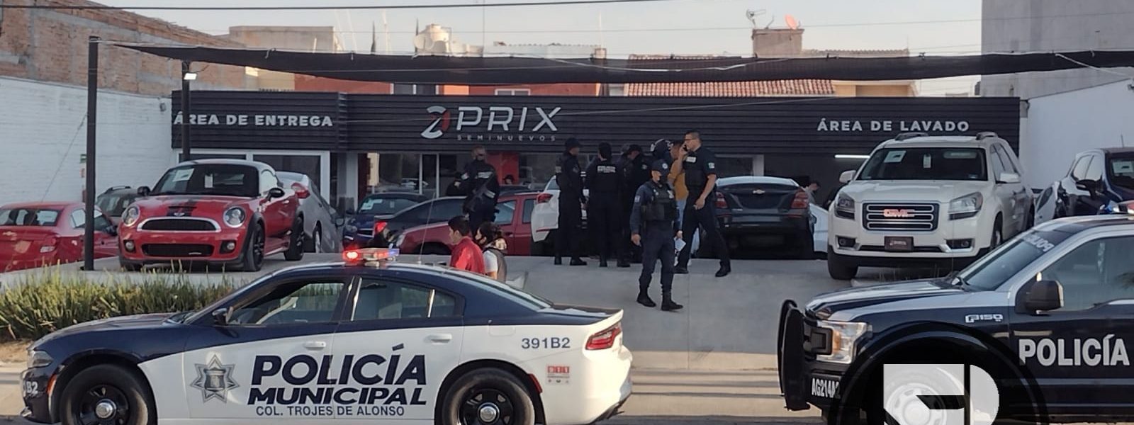 COMANDO ARMADO TOMA POR ASALTO LOTE DE AUTOS EN COLOSIO