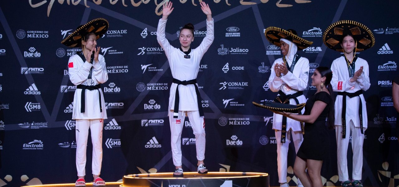 Daniela Souza gana medalla de oro para México en campeonato mundial de Taekwondo