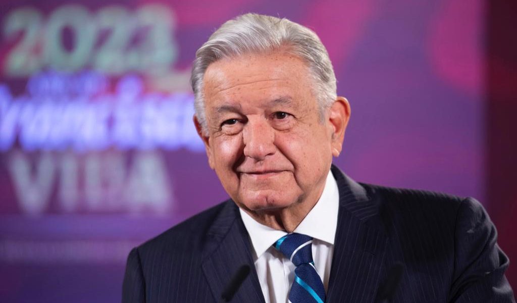 INAI ordena a UNAM entregar título profesional de AMLO por transparencia