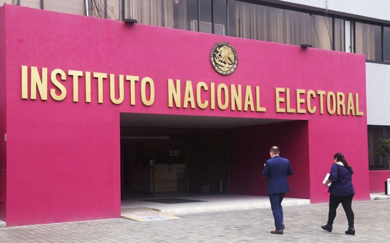 Suprema Corte admite controversia del INE contra recorte presupuestal
