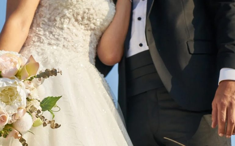 IMSS ofrece apoyo por matrimonio, ve como solicitarlo