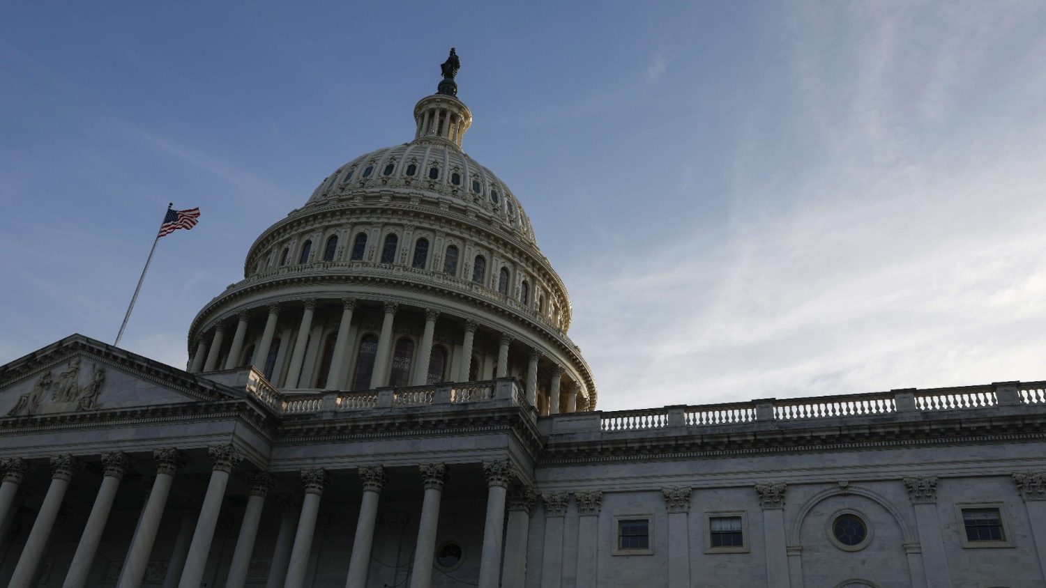 Senado de Estados Unidos vota a favor de aumentar el control sobre las armas de fuego