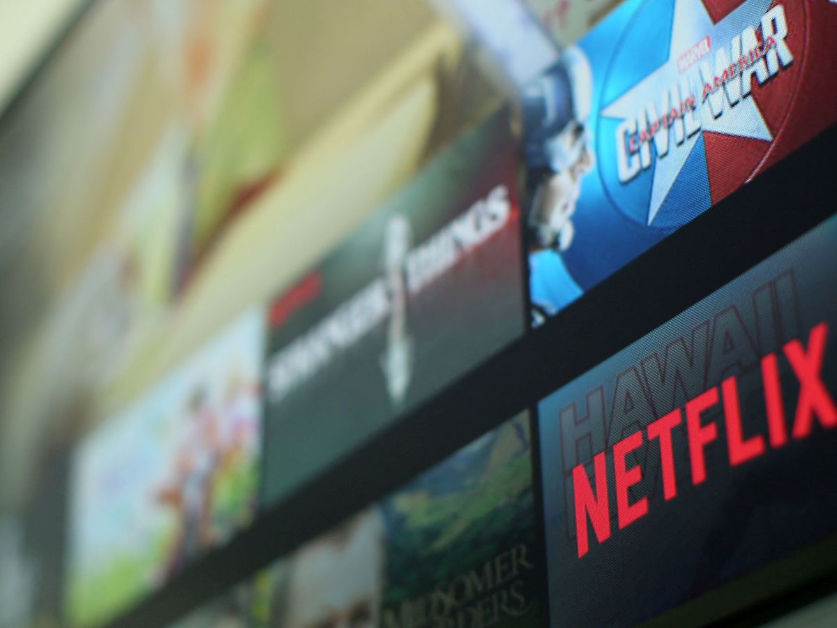 Caen acciones de Netflix tras perder 200,000 suscriptores