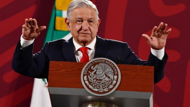 AMLO le pide a Greg Abbott que «le baje una rayita» tras comentarios de invasión por migrantes