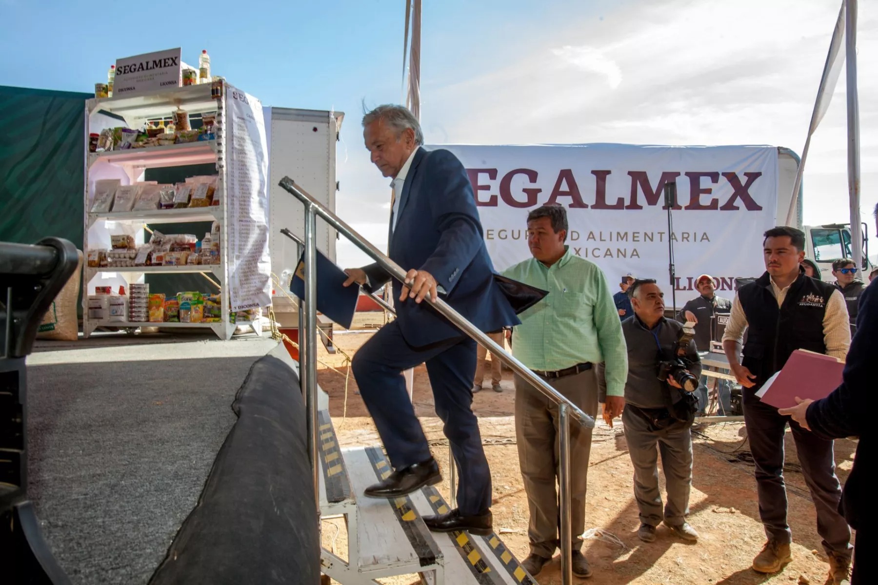FGR consigue órdenes de aprehensión por desfalco en Segalmex