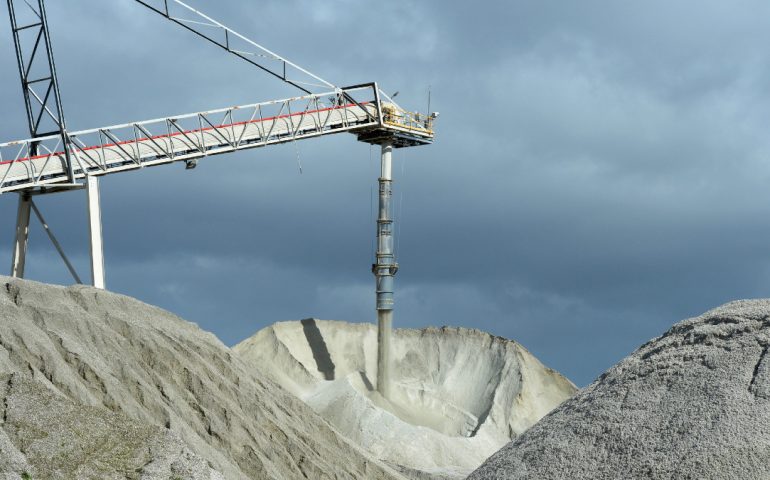 AMLO publica decreto para crear organismo denominado litio para México