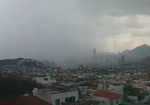 Llueve en Monterrey y regiomontanos celebran