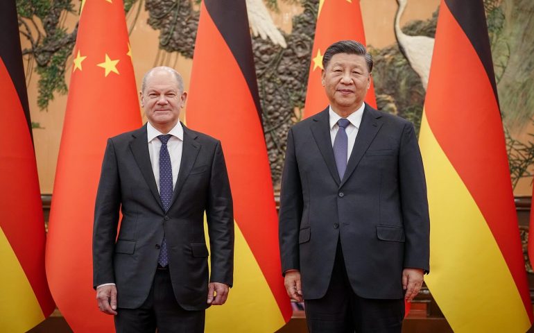 Olaf Scholz pide a Xi Jinping «ejercer la influencia» de China sobre Rusia para terminar con la guerra en Ucrania