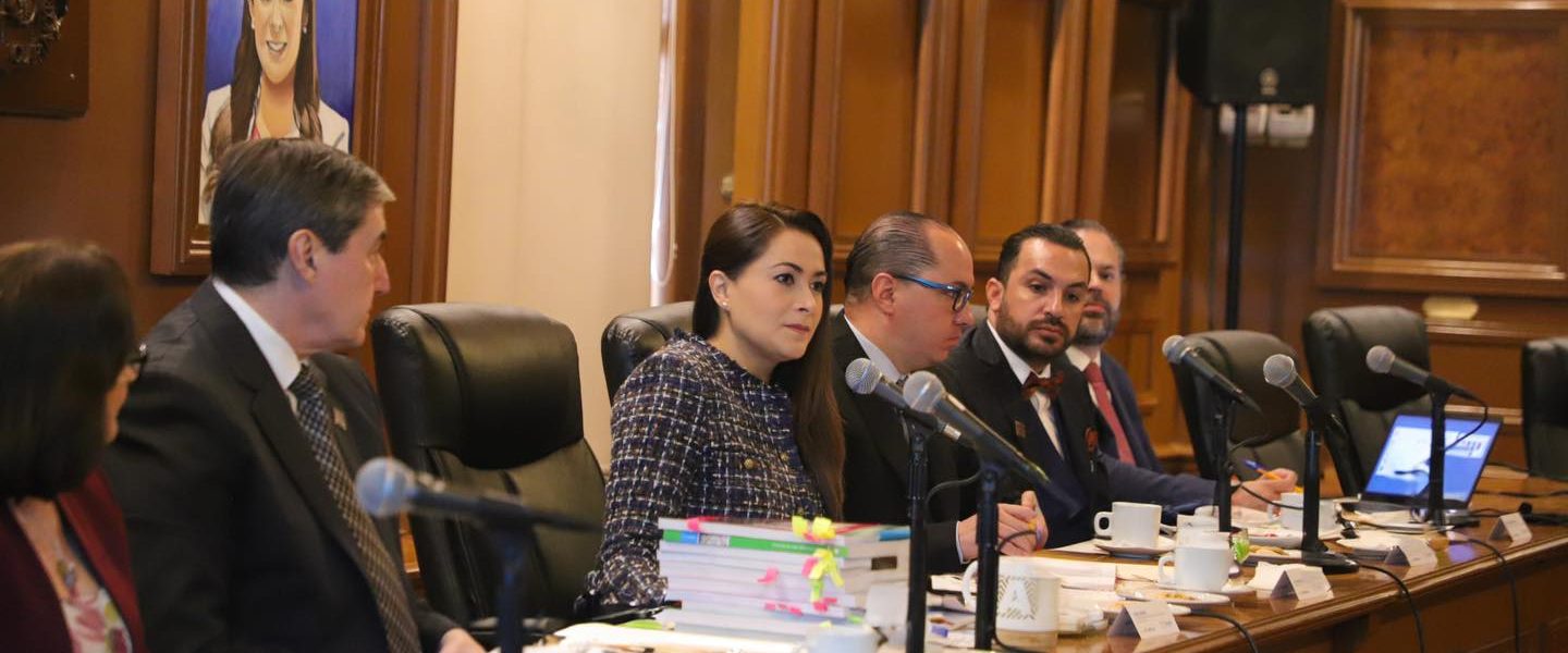 TERE JIMÉNEZ CONTINÚA REUNIONES CON DIVERSOS SECTORES PARA ESCUCHAR SU SENTIR SOBRE LOS LIBROS DE TEXTO