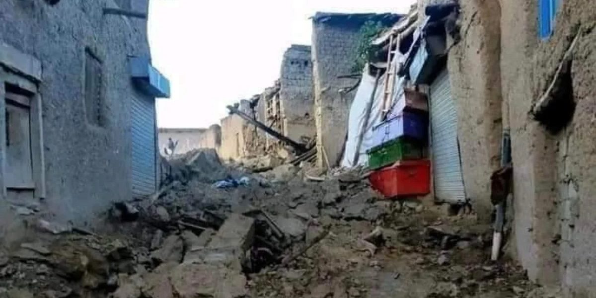 Se registra sismo en Afganistán, deja mil personas muertas