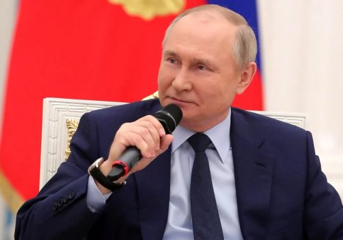 Ensaya de Rusia con misil balístico, advierte Putin servirá de advertencia a los enemigos