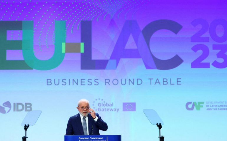 Cumbre entre Latinoamérica y la Unión Europea enfrenta diferencias políticas e ideológicas