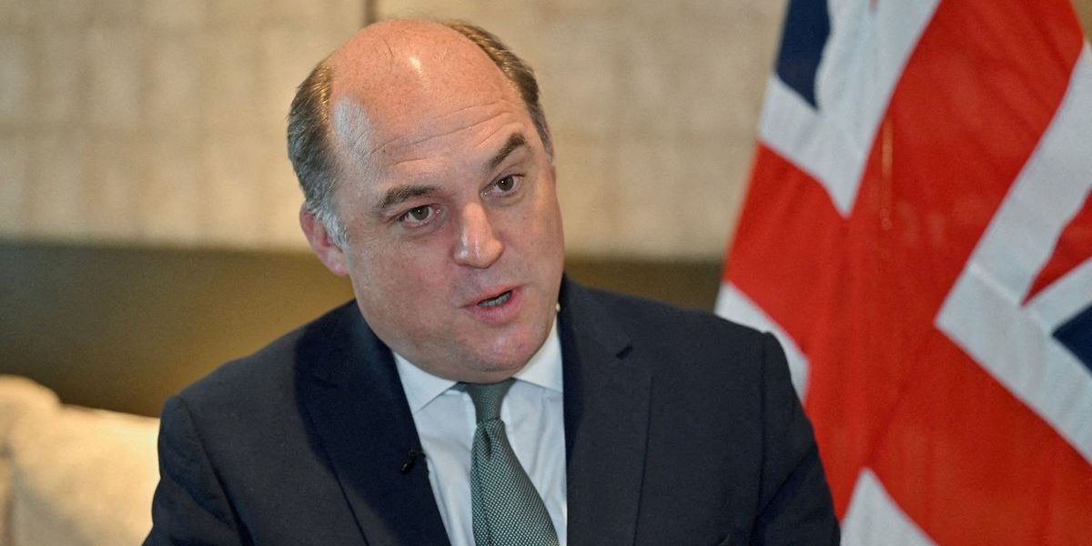 Wallace advierte a Ucrania: ‘No somos Amazon’ en cuanto a envío de equipamiento