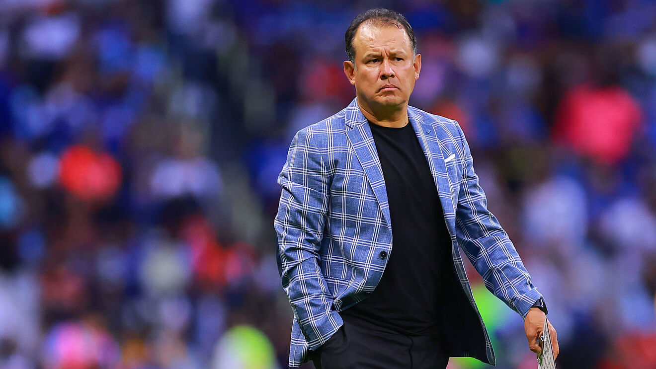 Juan Reynoso se despide del Cruz Azul