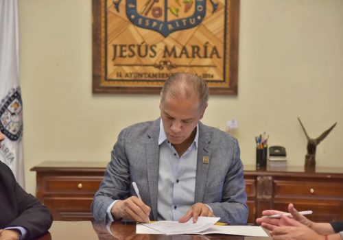 FIRMAN CONVENIO DE COLABORACIÓN MUNICIPIO DE JM Y LA UNID