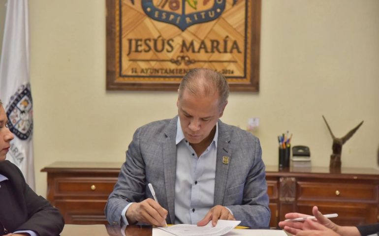 FIRMAN CONVENIO DE COLABORACIÓN MUNICIPIO DE JM Y LA UNID