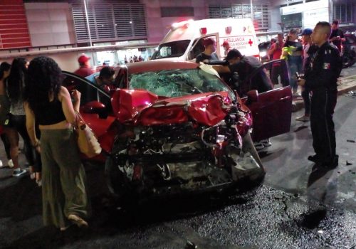 BORRACHO PROVOCÓ CHOQUE QUE DEJÓ 5 PERSONAS LESIONADAS, UNA DE GRAVEDAD