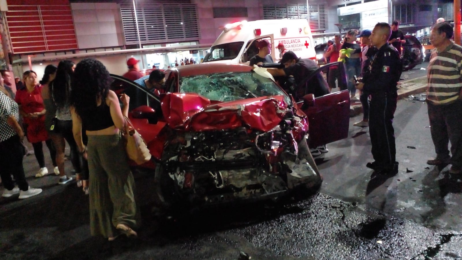BORRACHO PROVOCÓ CHOQUE QUE DEJÓ 5 PERSONAS LESIONADAS, UNA DE GRAVEDAD