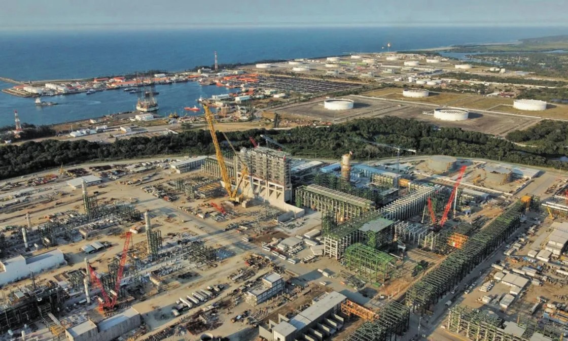 Hasta el 2026 estará la refinación prometida en Dos Bocas