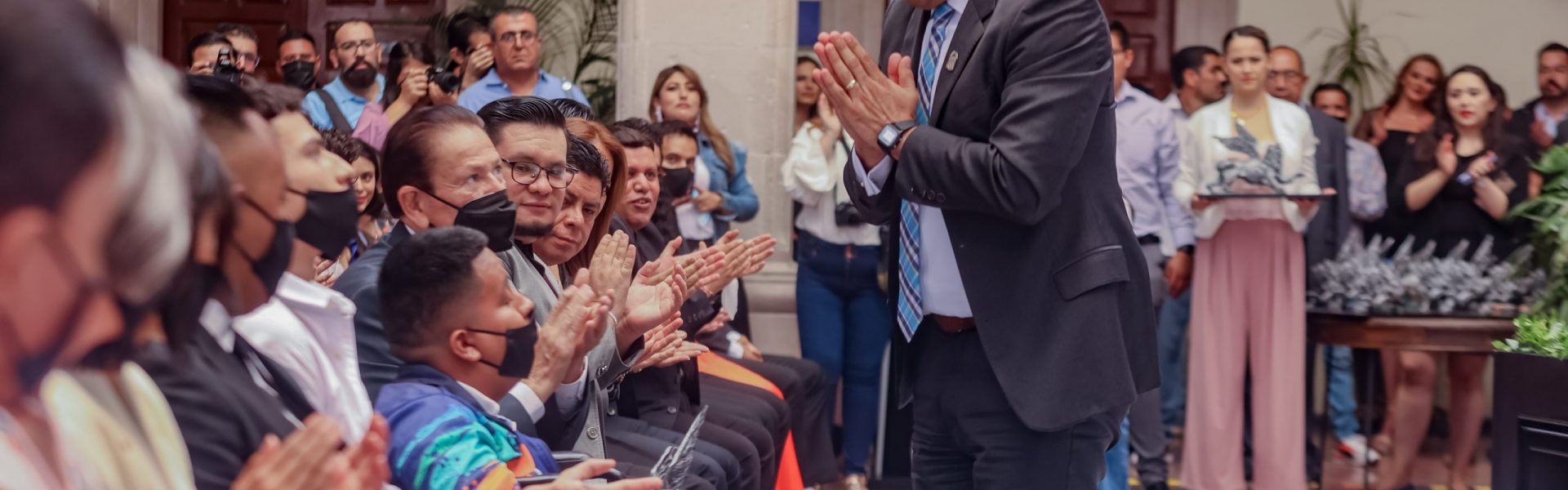 GRACIAS POR HACER DE AGUASCALIENTES DE LOS LUGARES MÁS BONITOS PARA VIVIR: LEONARDO MONTAÑEZ