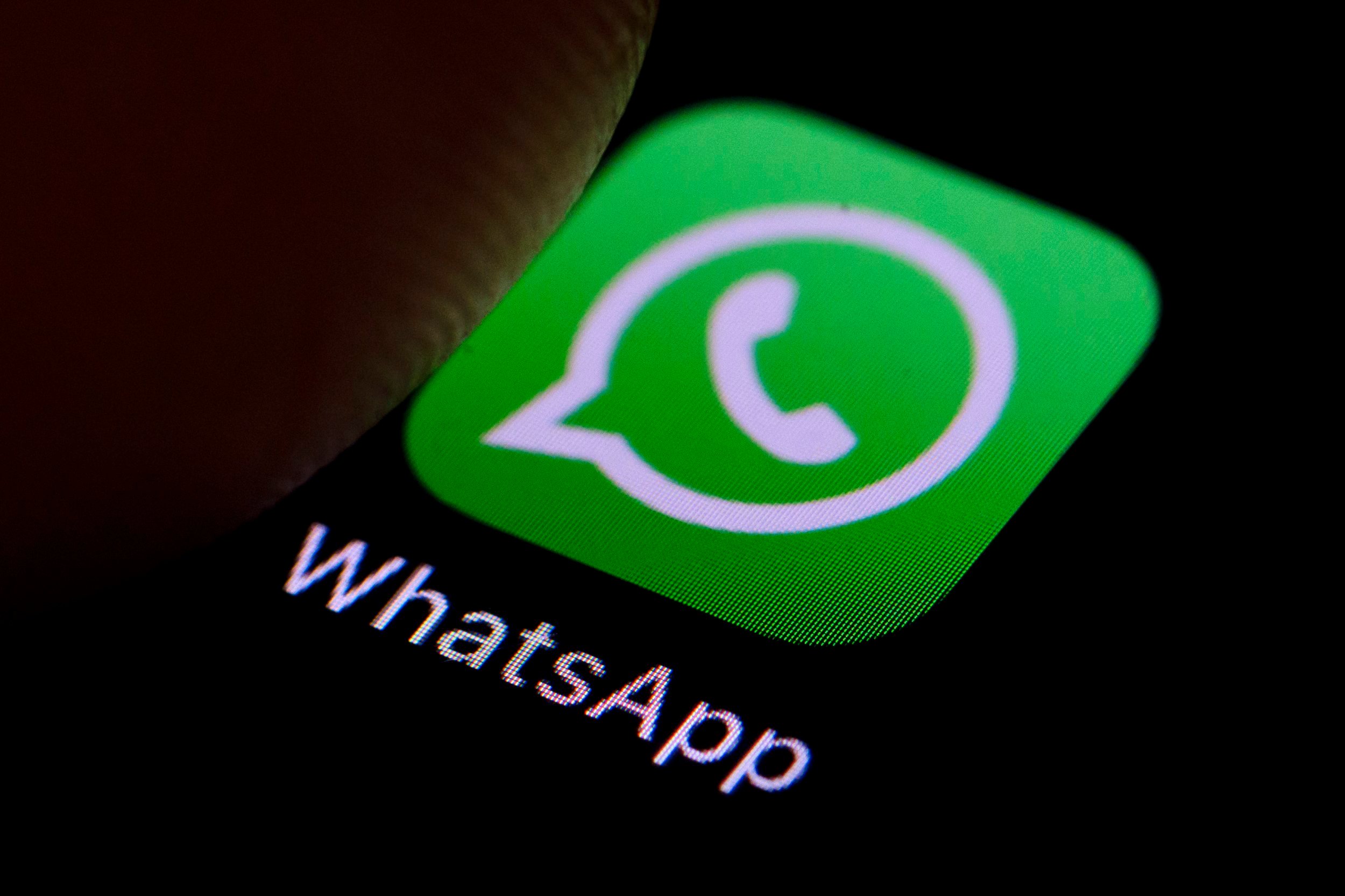 Ocultar en Linea, salir de grupos sin notificar y bloquear captura de pantalla, llegan nuevas funciones a WhatsApp