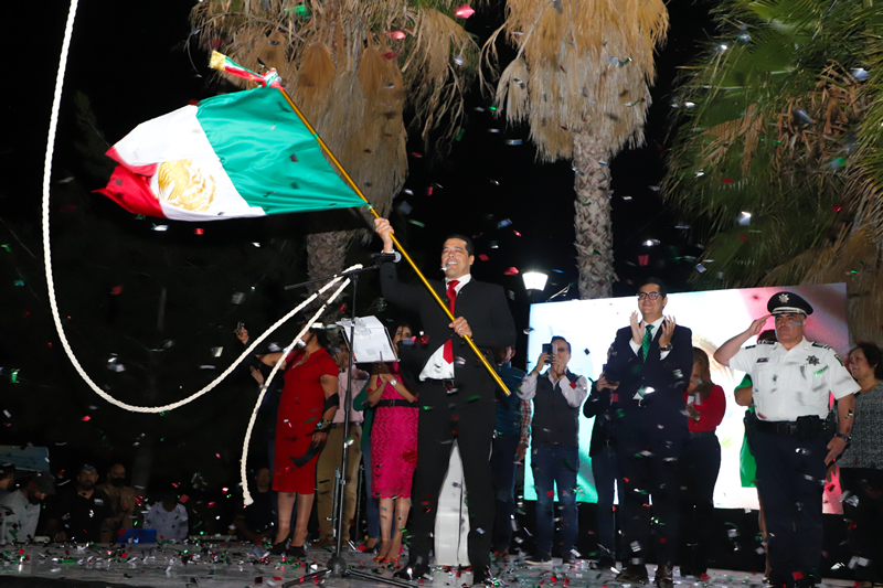 LEO MONTAÑEZ CELEBRÓ LAS FIESTAS PATRIAS DE INDEPENDENCIA