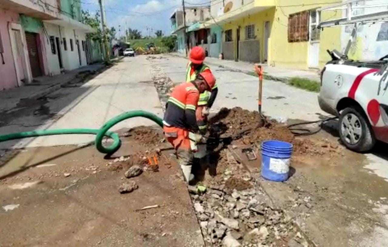 Refuerza Veolia red de alcantarillado sanitario de colonia Ojo de agua