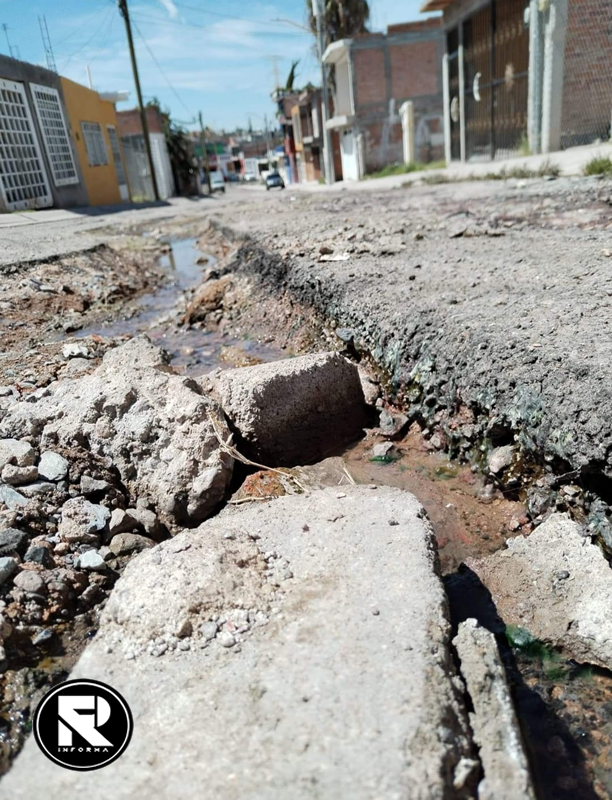 La Crítica Gráfica: Lluvias Borraron Pavimento