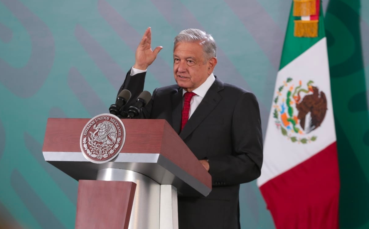 Postura de Monreal avala “la falsedad, la hipocresía y la politiquería” de los conservadores, declara AMLO