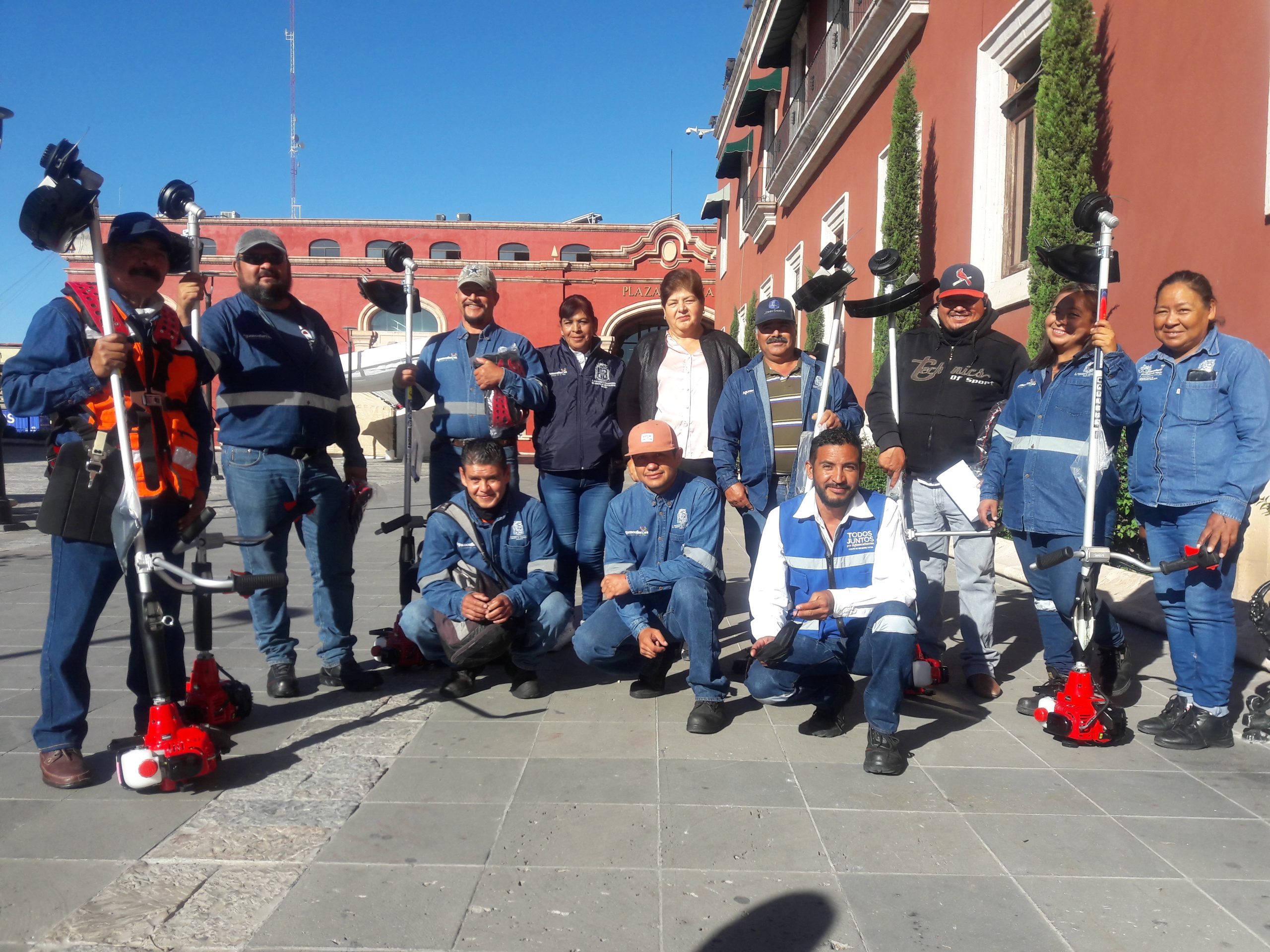 MUNICIPIO ENTREGA EQUIPOS PARA DESMALEZADO A LAS 16 DELEGACIONES URBANAS Y RURALES