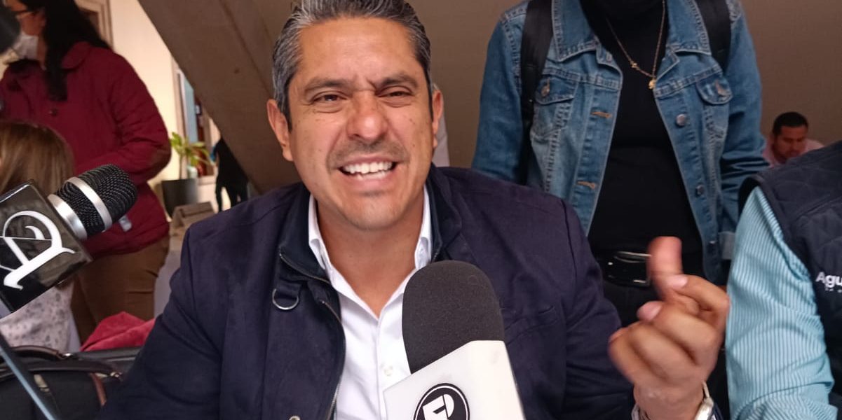 Ya se encuentra Municipio dando mantenimiento a los panteones