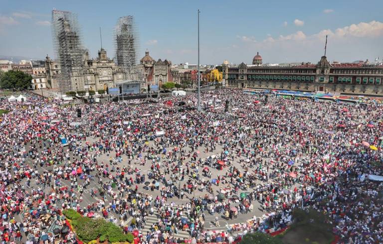 1.2 millones de asistentes a la marcha de AMLO, resalta Sheinbaum