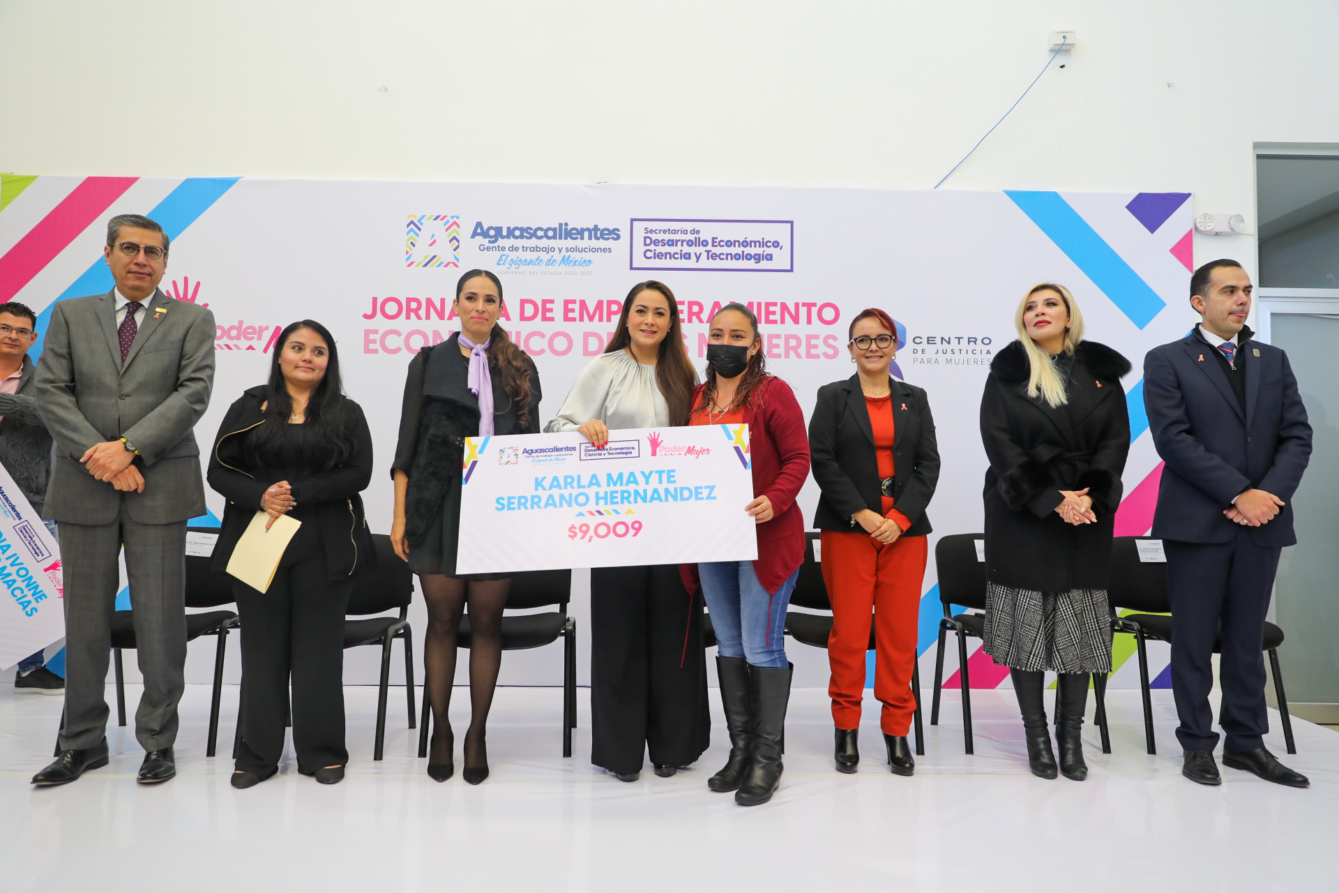 TERE JIMÉNEZ ENTREGÓ APOYOS EN EL CENTRO DE JUSTICIA PARA MUJERES, EN UN HECHO SIN PRECEDENTES
