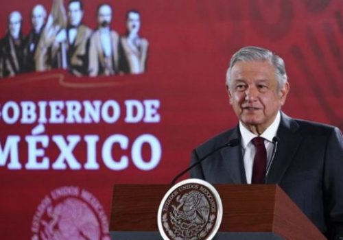 Restructuras de deuda ayudarán con las presiones del siguiente gobierno, declara AMLO