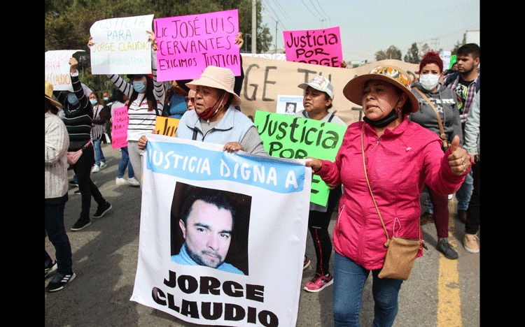 Se manifiestan en la México-Querétaro por el homicidio de Jorge Claudio, fue interrumpida por la policía