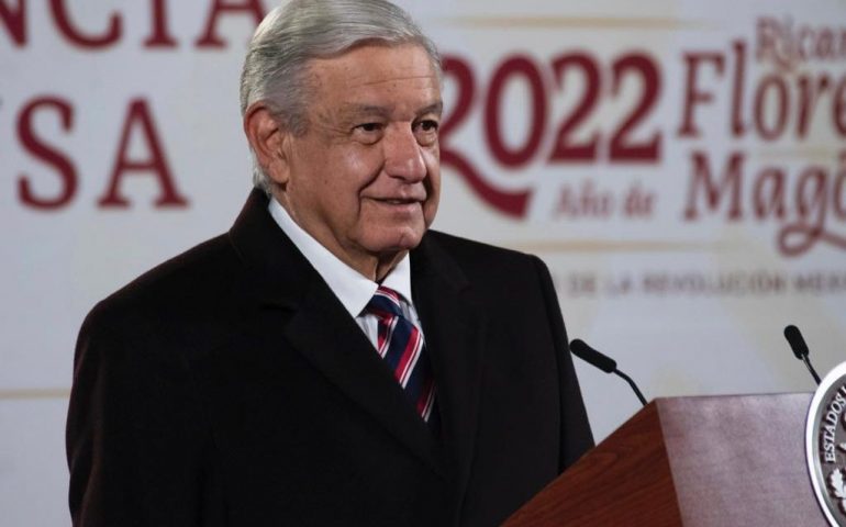 AMLO anuncia la restructuración del pago de deuda en 2025
