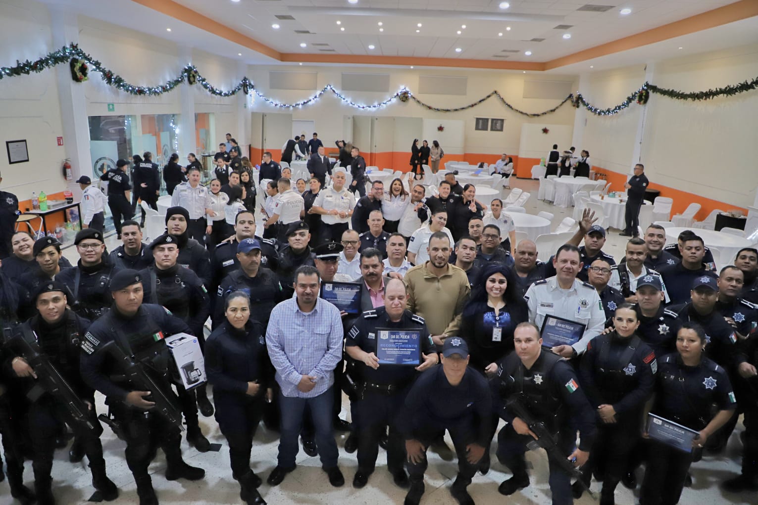 CELEBRAN EN JESÚS MARÍA EL DÍA DEL POLICÍA