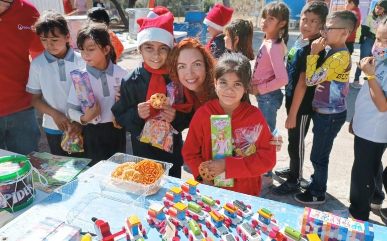 Ofrece Veolia posadita del agua a comunidad en el poniente de la ciudad