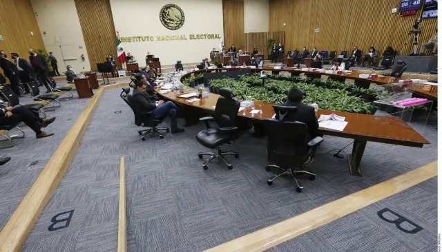 Consejeros del INE rechazan declaraciones de AMLO hacia fraudes electorales