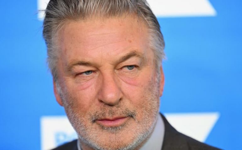 Acusan formalmente a Alec Baldwin de homicidio involuntario