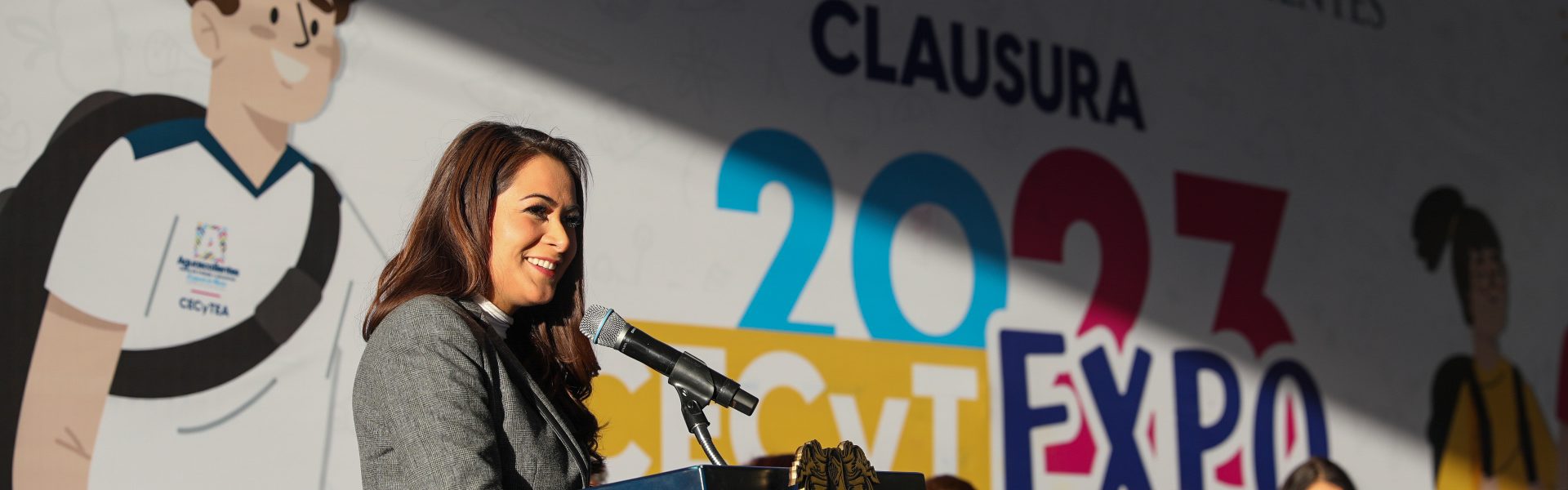 IMPULSA TERE JIMÉNEZ A ESTUDIANTES PARA QUE CONTINÚEN SU PREPARACIÓN ACADÉMICA