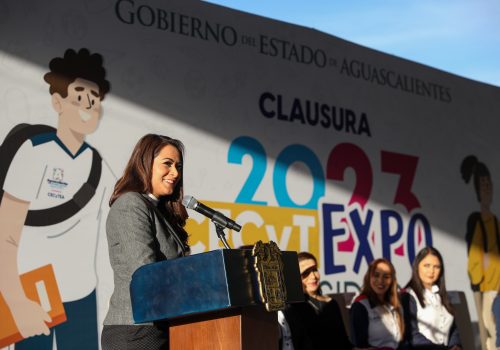 IMPULSA TERE JIMÉNEZ A ESTUDIANTES PARA QUE CONTINÚEN SU PREPARACIÓN ACADÉMICA